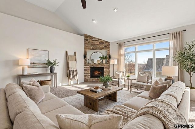 17055 Corby Street, Omaha, NE 68116