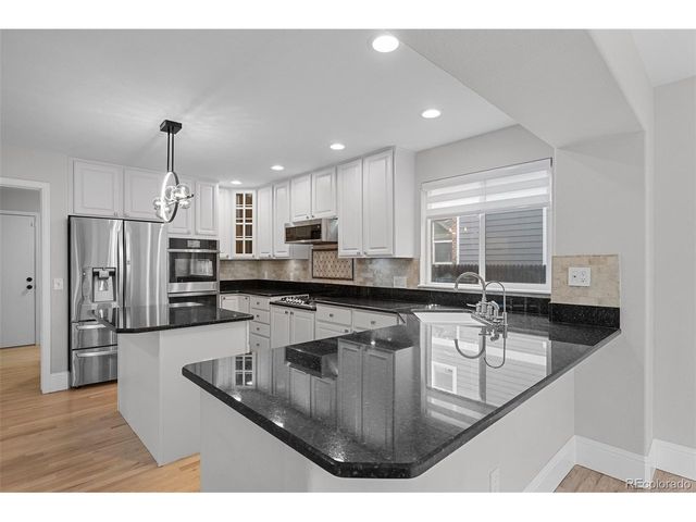 7837 Aravon Ct, Lone Tree, CO 80124