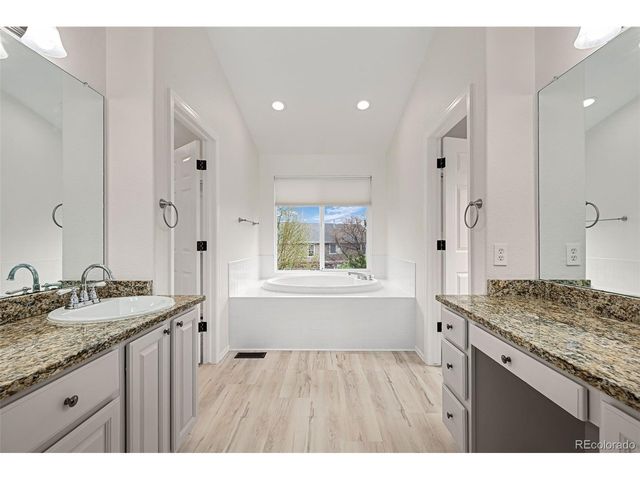 7837 Aravon Ct, Lone Tree, CO 80124