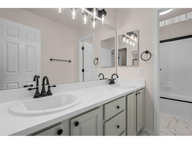 7837 Aravon Ct, Lone Tree, CO 80124