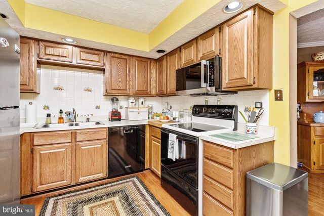 8285 BERRYFIELD DR, Baltimore, MD 21236