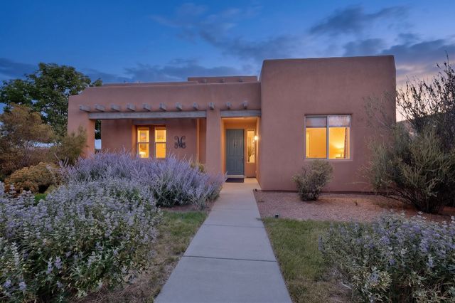 2 Blue Hill, Santa Fe, NM 87508