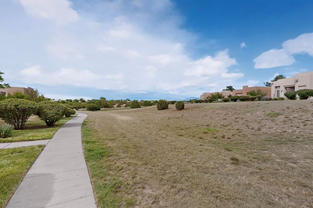 2 Blue Hill, Santa Fe, NM 87508