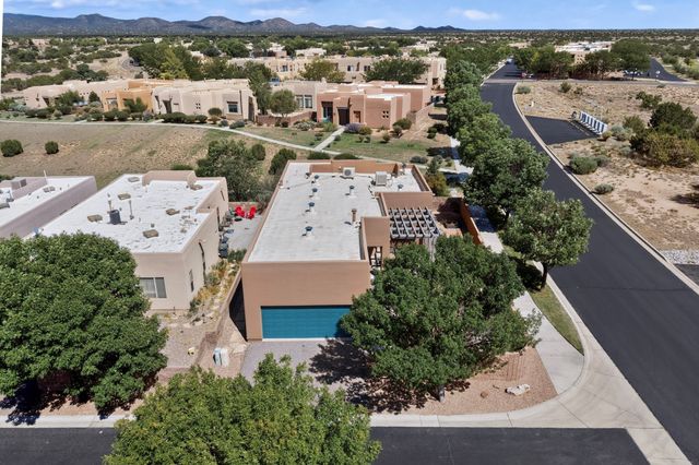 2 Blue Hill, Santa Fe, NM 87508