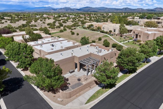 2 Blue Hill, Santa Fe, NM 87508