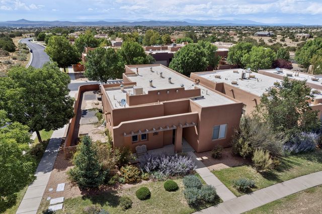 2 Blue Hill, Santa Fe, NM 87508