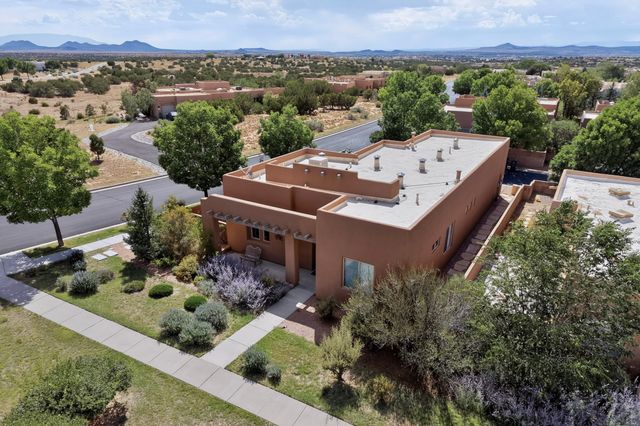 2 Blue Hill, Santa Fe, NM 87508