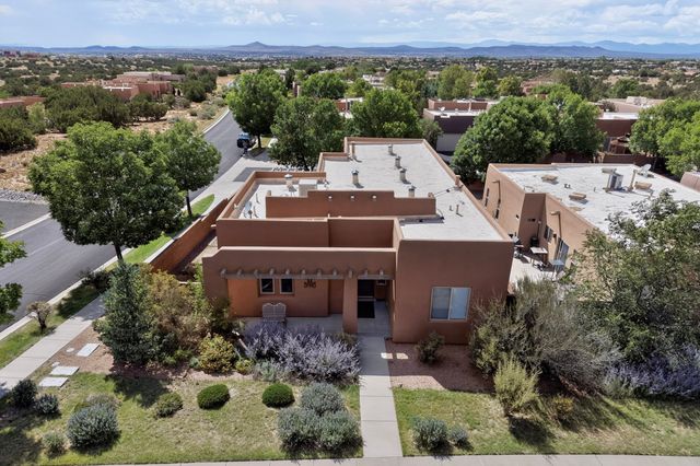 2 Blue Hill, Santa Fe, NM 87508