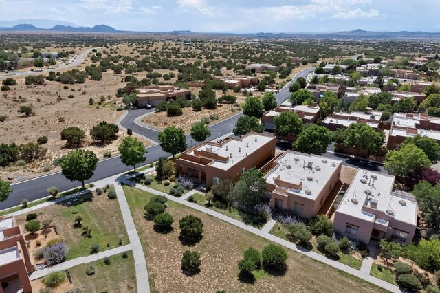2 Blue Hill, Santa Fe, NM 87508