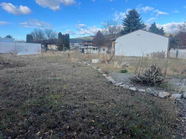 18316 E BRIDGEPORT Ave, Otis Orchards, WA 99216