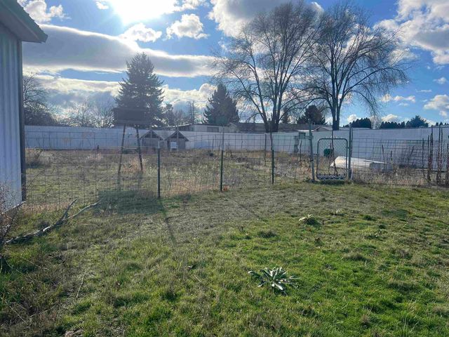 18316 E BRIDGEPORT Ave, Otis Orchards, WA 99216