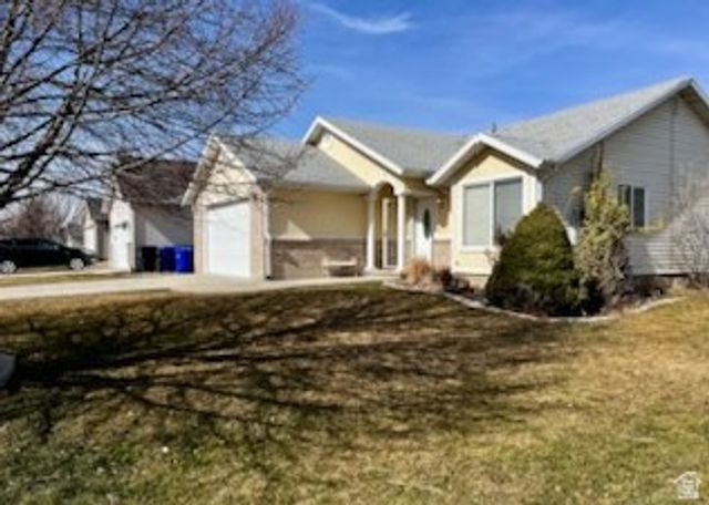 2138 W CRAIG LN, Syracuse, UT 84075