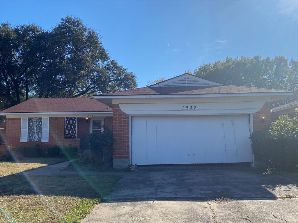 2932 Bay Oaks Drive, Dallas, TX 75229