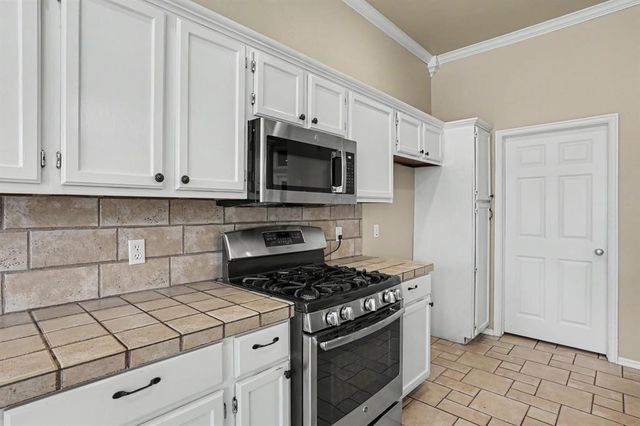 1832 Camden Way, Edmond, OK 73013