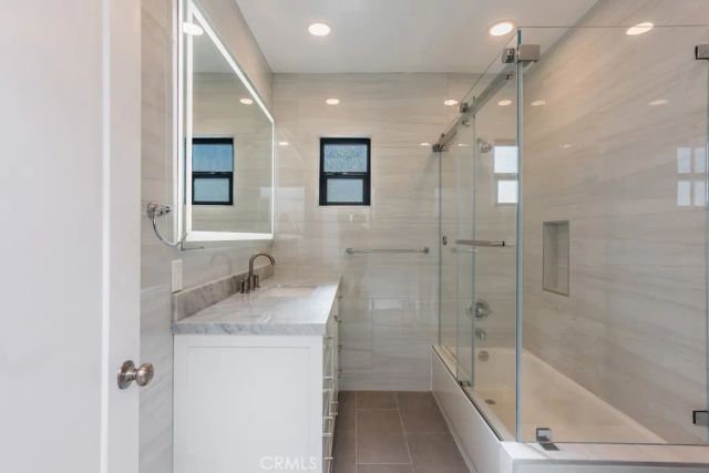 130 S Harper, Los Angeles, CA 90048