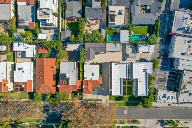 130 S Harper, Los Angeles, CA 90048