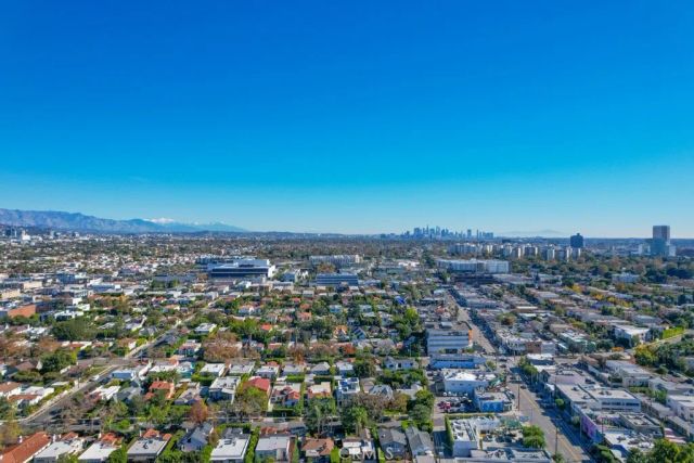 130 S Harper, Los Angeles, CA 90048