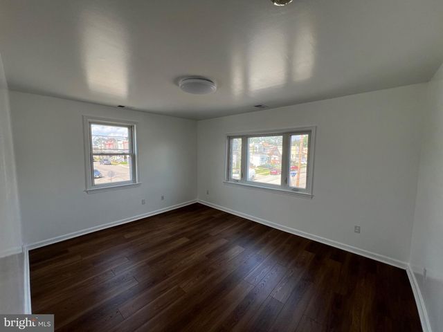 1102 3RD ST, Essington, PA 19029
