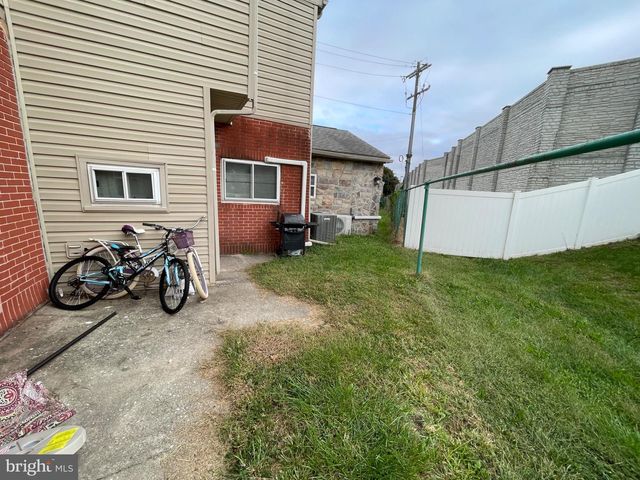 1102 3RD ST, Essington, PA 19029