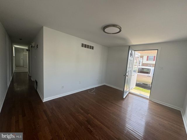 1102 3RD ST, Essington, PA 19029