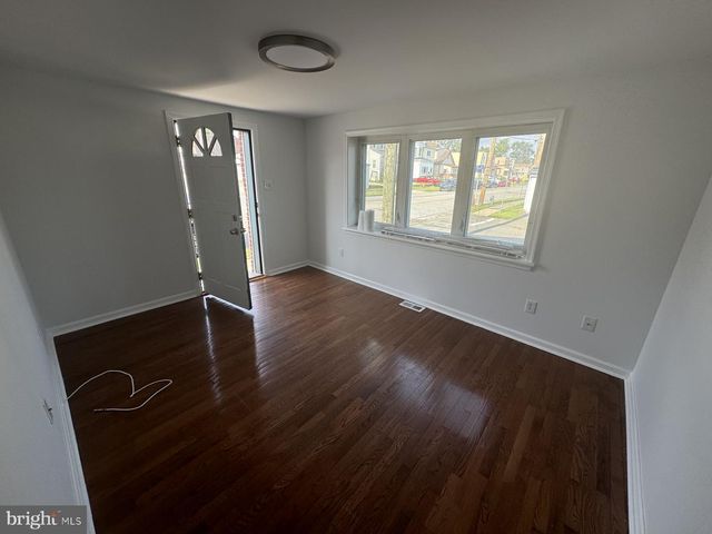 1102 3RD ST, Essington, PA 19029