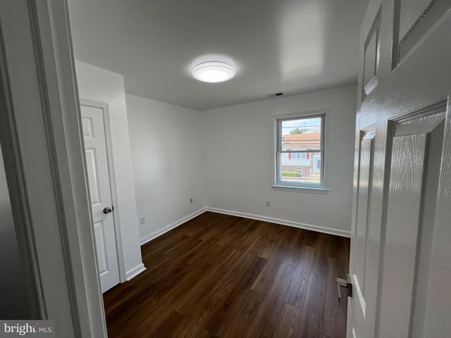 1102 3RD ST, Essington, PA 19029