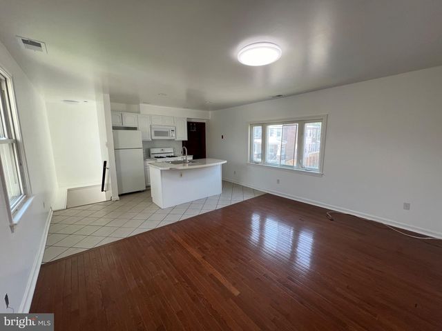 1102 3RD ST, Essington, PA 19029