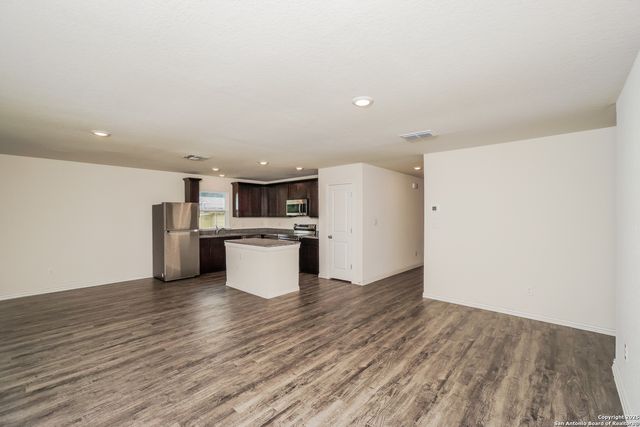 1331 Hidalgo, Seguin, TX 78155