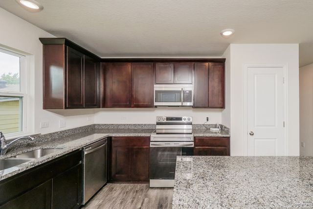 1331 Hidalgo, Seguin, TX 78155