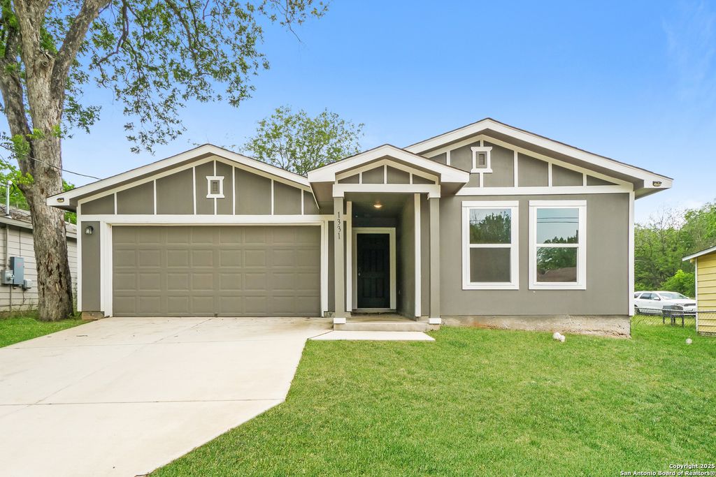 1331 Hidalgo, Seguin, TX 78155