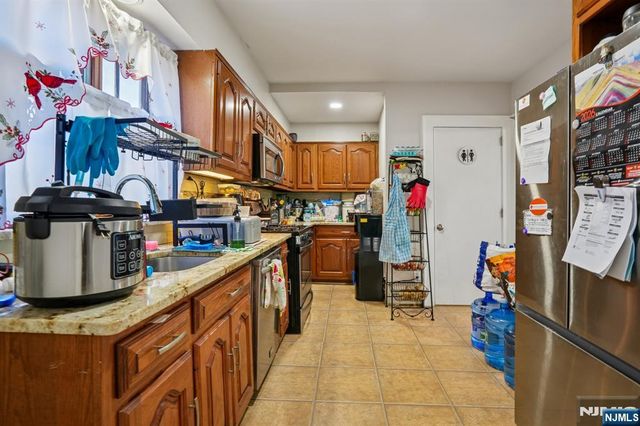 228 Totowa Road, Totowa, NJ 07512