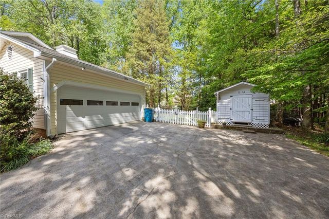 105 Quakerwood Drive, Archdale, NC 27263
