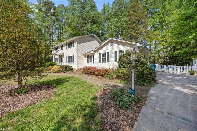 105 Quakerwood Drive, Archdale, NC 27263