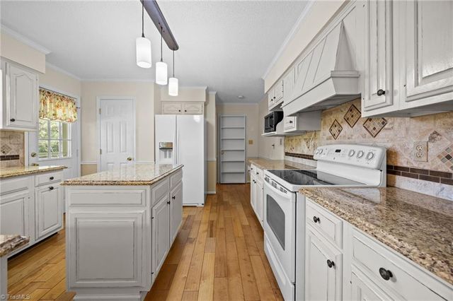 105 Quakerwood Drive, Archdale, NC 27263