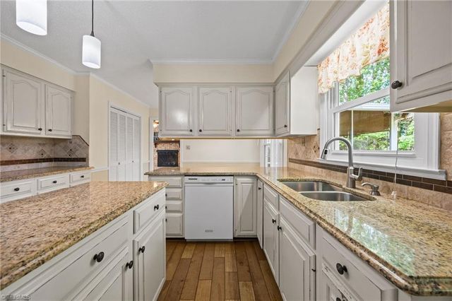 105 Quakerwood Drive, Archdale, NC 27263