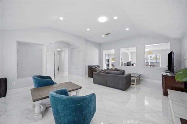 10721 Loughton, Bakersfield, CA 93311