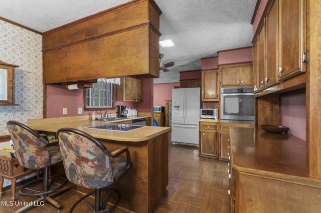 220 Beechcrest Drive, Jackson, MS 39211