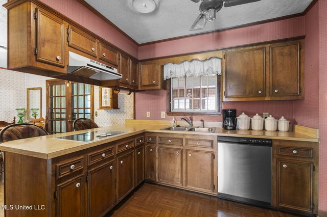 220 Beechcrest Drive, Jackson, MS 39211