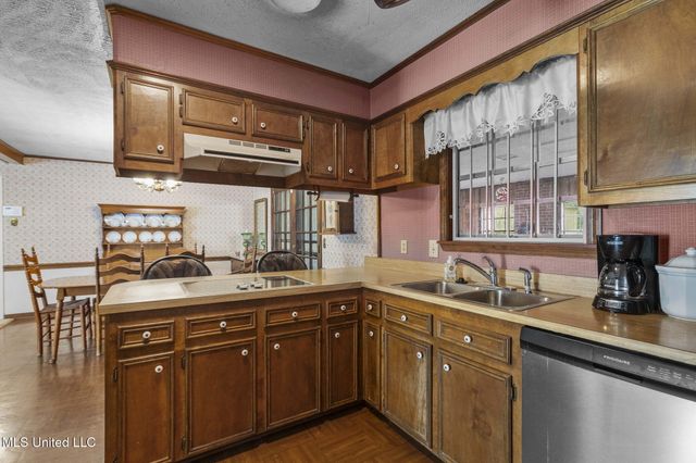 220 Beechcrest Drive, Jackson, MS 39211