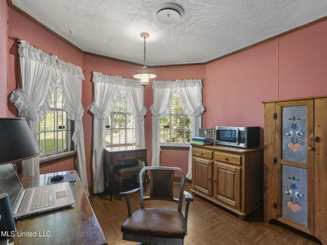 220 Beechcrest Drive, Jackson, MS 39211
