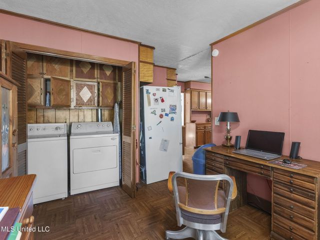 220 Beechcrest Drive, Jackson, MS 39211