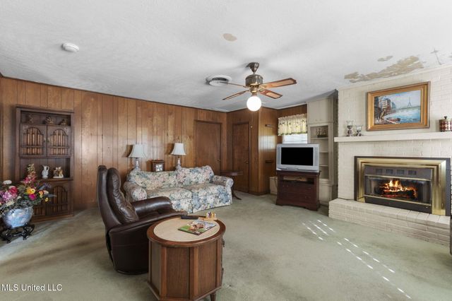 220 Beechcrest Drive, Jackson, MS 39211