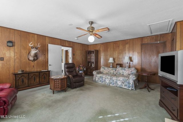 220 Beechcrest Drive, Jackson, MS 39211