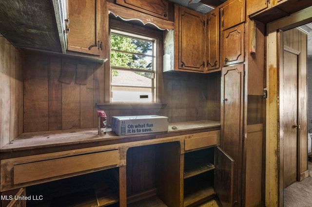 220 Beechcrest Drive, Jackson, MS 39211