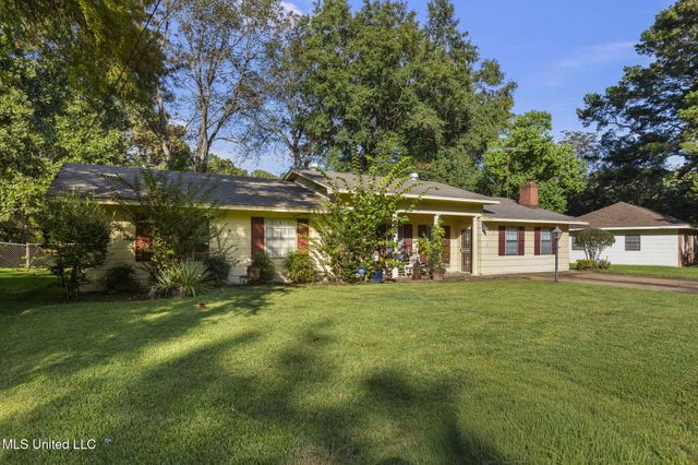 220 Beechcrest Drive, Jackson, MS 39211