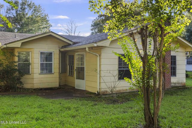 220 Beechcrest Drive, Jackson, MS 39211