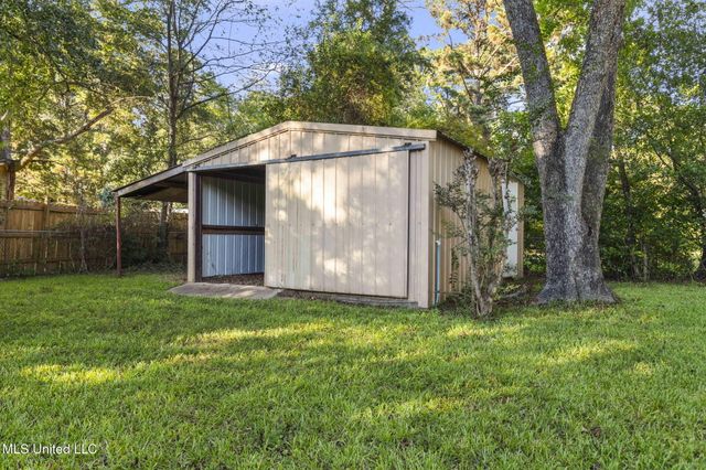 220 Beechcrest Drive, Jackson, MS 39211