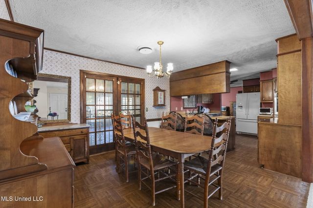 220 Beechcrest Drive, Jackson, MS 39211