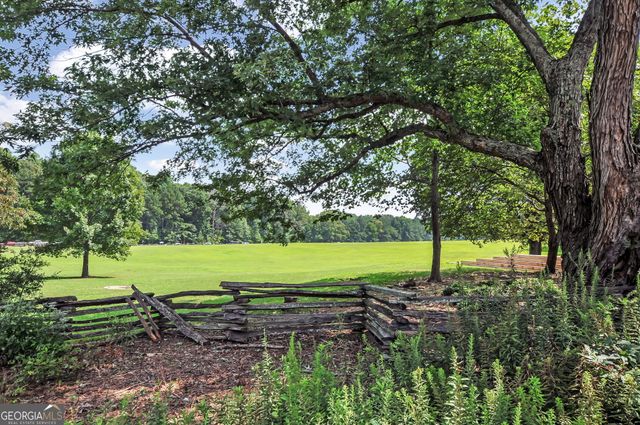 1233 Parkview Lane NW, Kennesaw, GA 30152