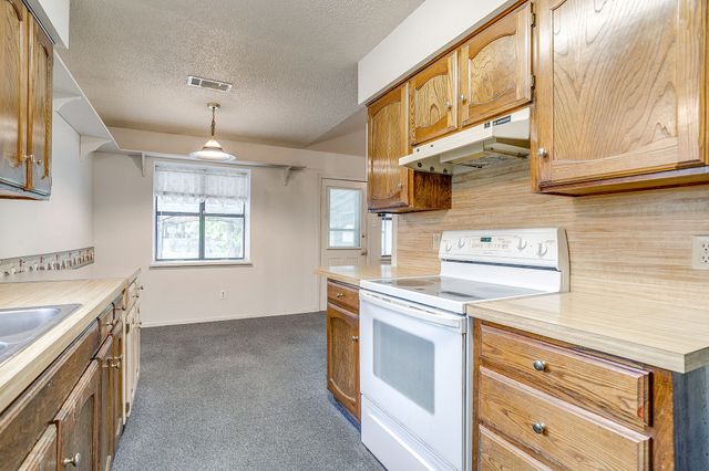 912 Hollow Creek Road, Burleson, TX 76028